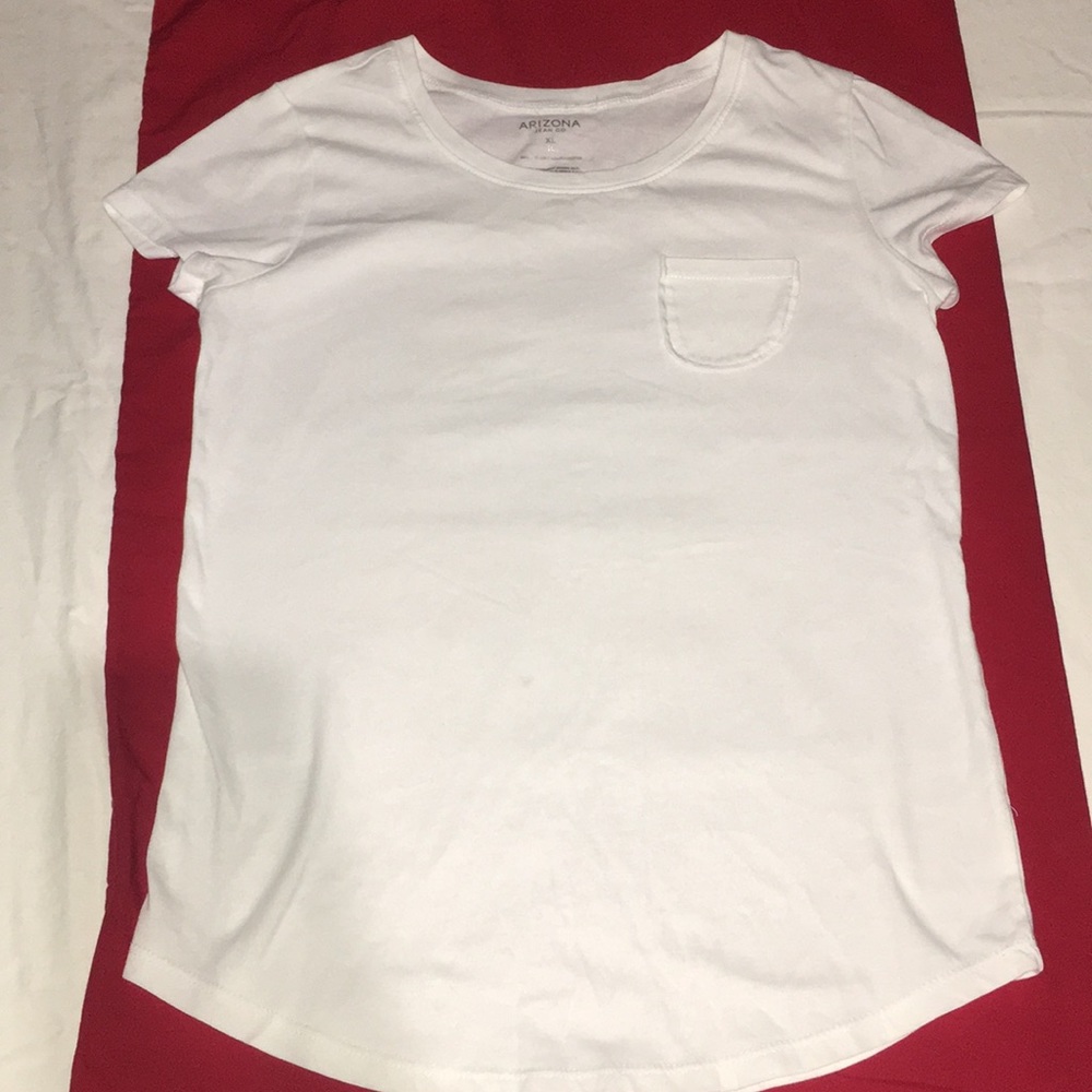 White XL girls shirt with cute pocket